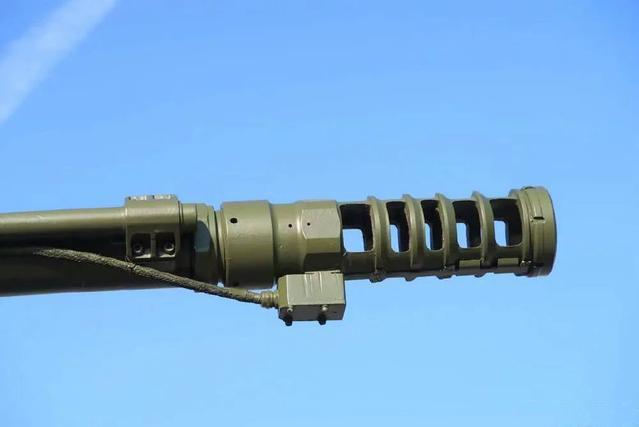 不过目前未见到实弹,仅有高炮炮弹和穿甲弹两种