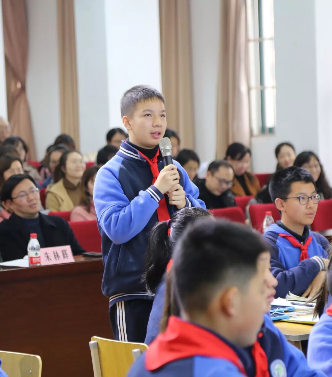 依托信息技术助推高效课堂七宝二中承办闵行区松江区英语联合教研活动