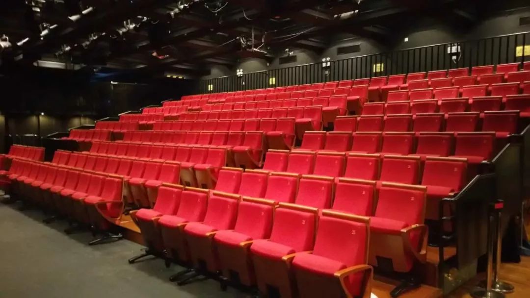 花雨分享这座孩子们的剧场有着近百年历史