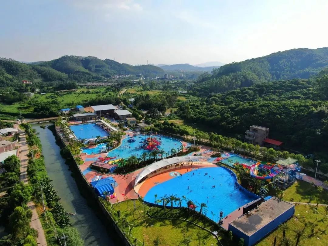 引进了傅罗休闲谷,莲湖山庄等七家农家乐,以及大棚蘑菇种植,蓝莓酵素