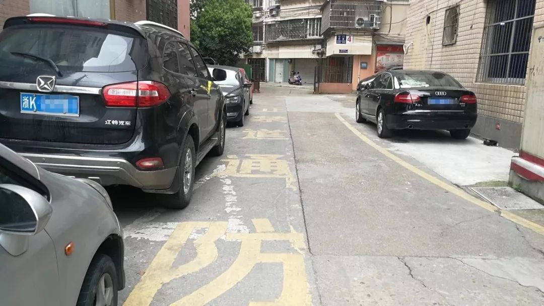 救火时谁挡了消防车通道消防车通道不可一瘦再瘦