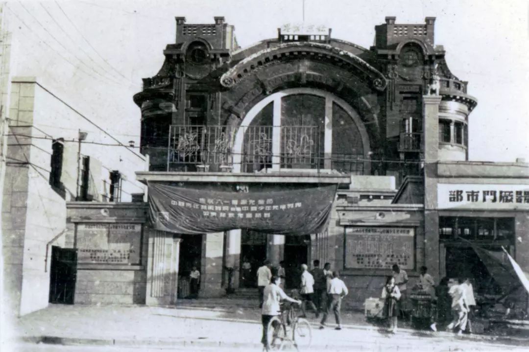 花雨分享这座孩子们的剧场有着近百年历史