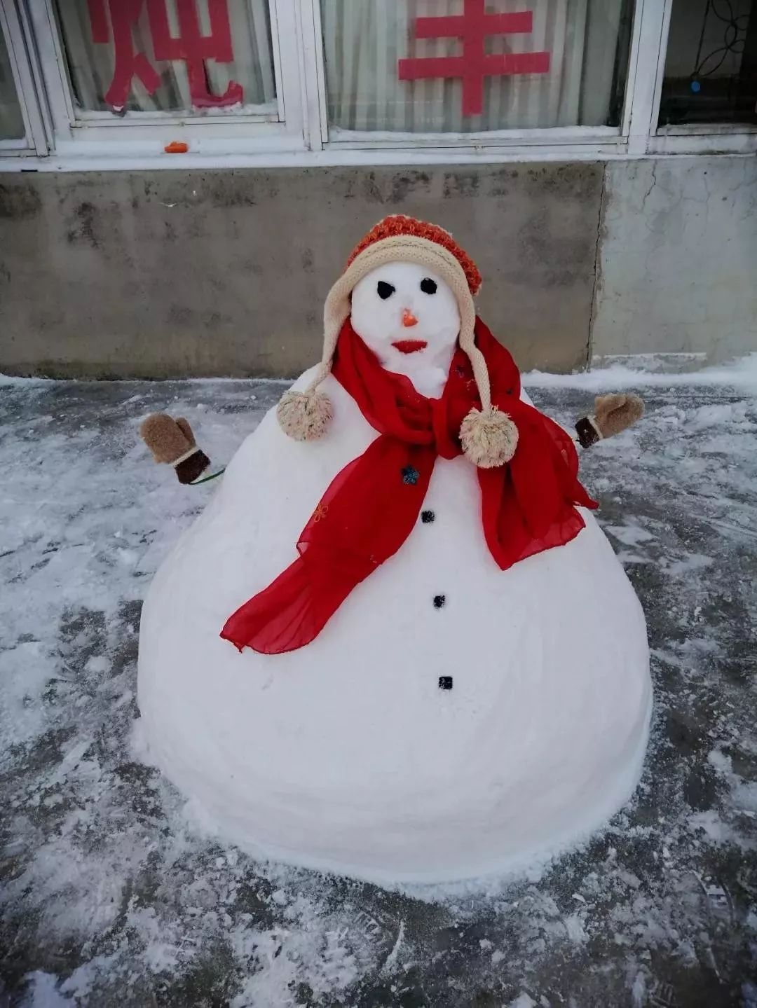 阿拉善这场堆雪人大赛,太有才了!最美"雪人"是.