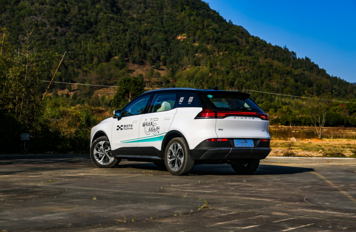 续航503km并可额外增加120km爱驰u5上市售价19792921万