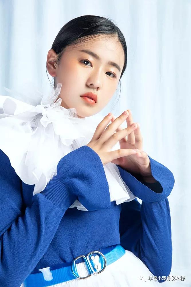 韩依诺丨华影奖年度公益颁奖盛典全国小主持人!