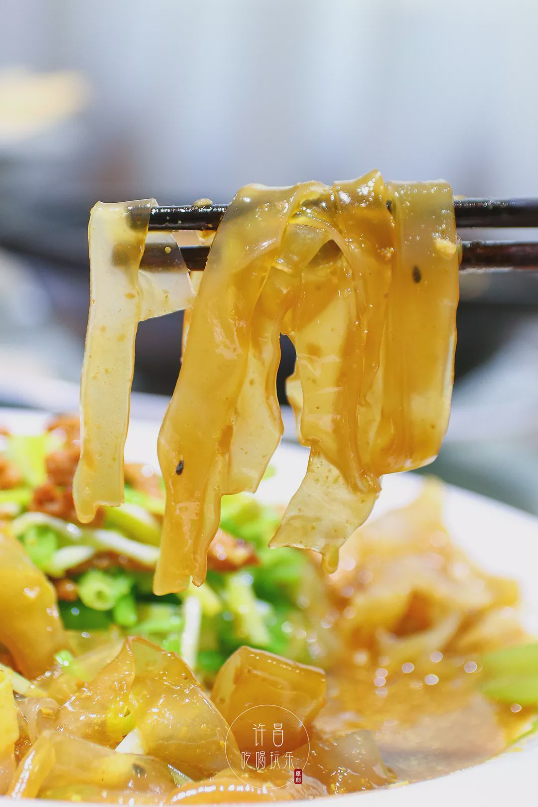 许昌这家18年的地道豫菜老店,在夜晚慰藉了食客的胃.