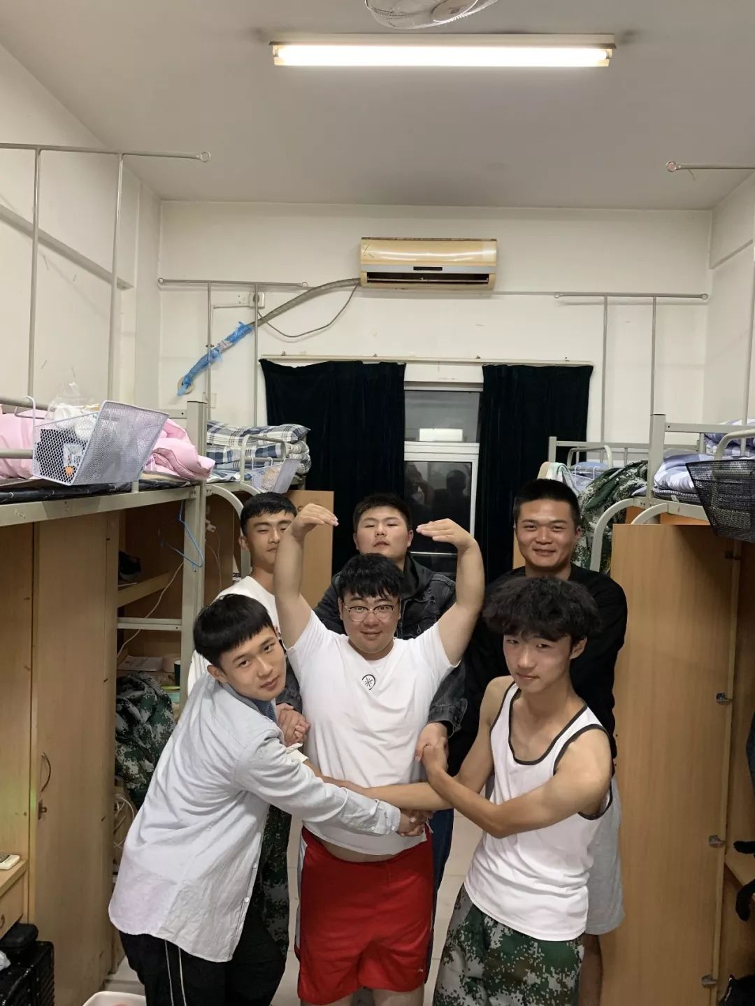 面对班主任的花式查寝,你扛得住吗?_宿舍