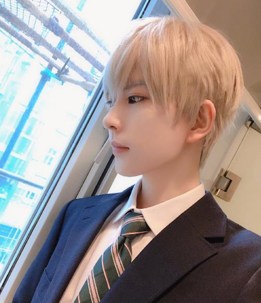 熊祁终于放弃cos?看到他"纯素颜照",网友:曾经的qq头像