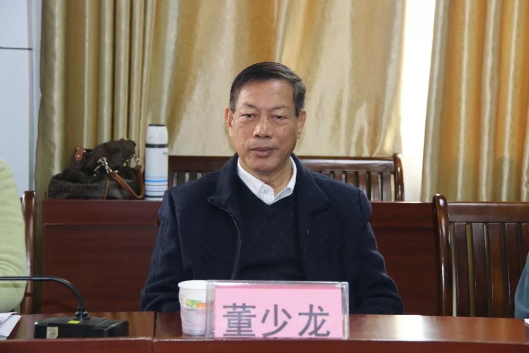 市老科协开展助力脱贫攻坚提升基层医疗人员技能培训鹿寨行活动