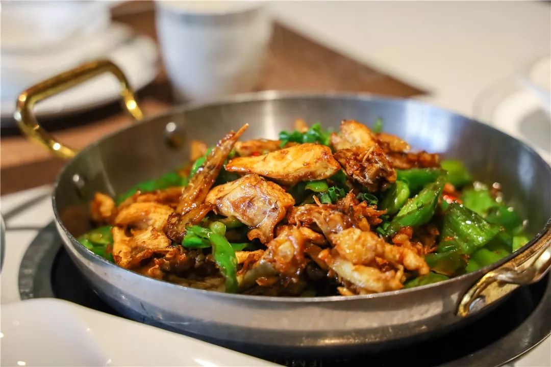 湘菜榜no.1!梅村崛起的这家新派湖南菜,人均68元开吃!