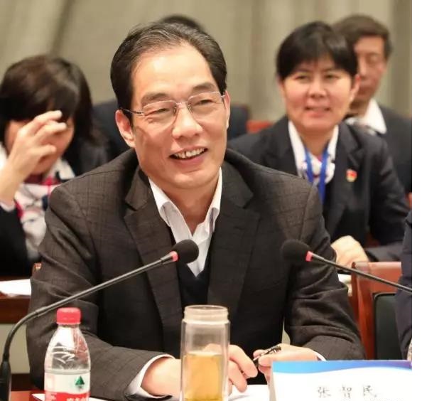 院长张业龙表示,此次现场评审,专家们通过查问题,找原因,提出了很多有