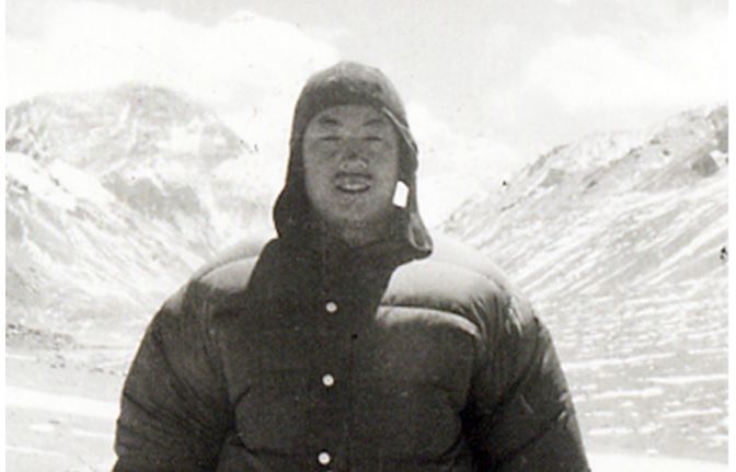 夏伯渝:无腿老人43年登顶珠峰_国家登山队