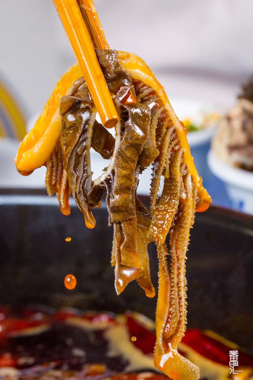 黑千层肚★ 黑千层肚经过在麻辣红油锅中的"历练", 在高温的作用下