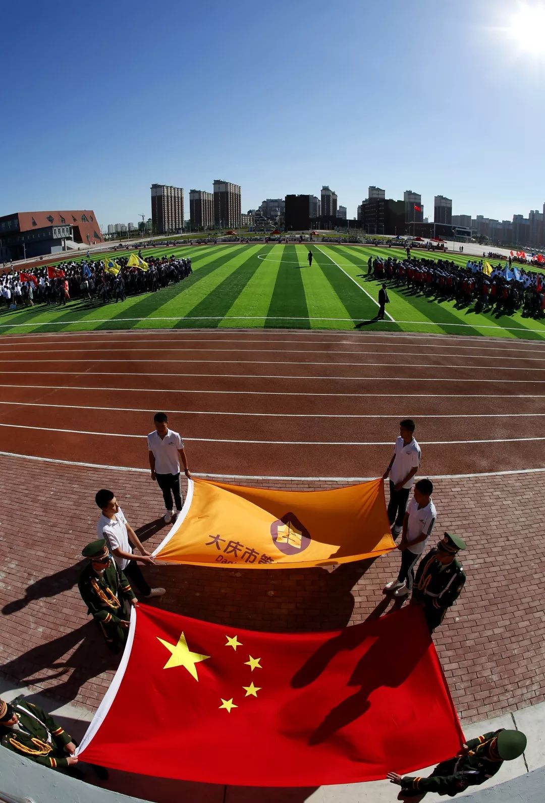 重要时刻薪火相传从严治团大庆市第二十三中学2019年度新团员入团仪式