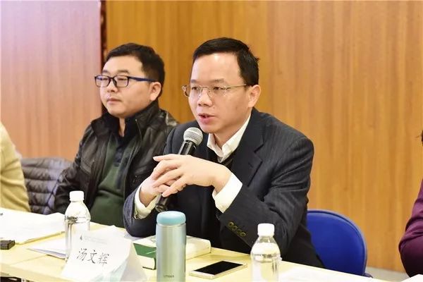广西师范大学出版社集团承办的《媒介批评》2019年编委