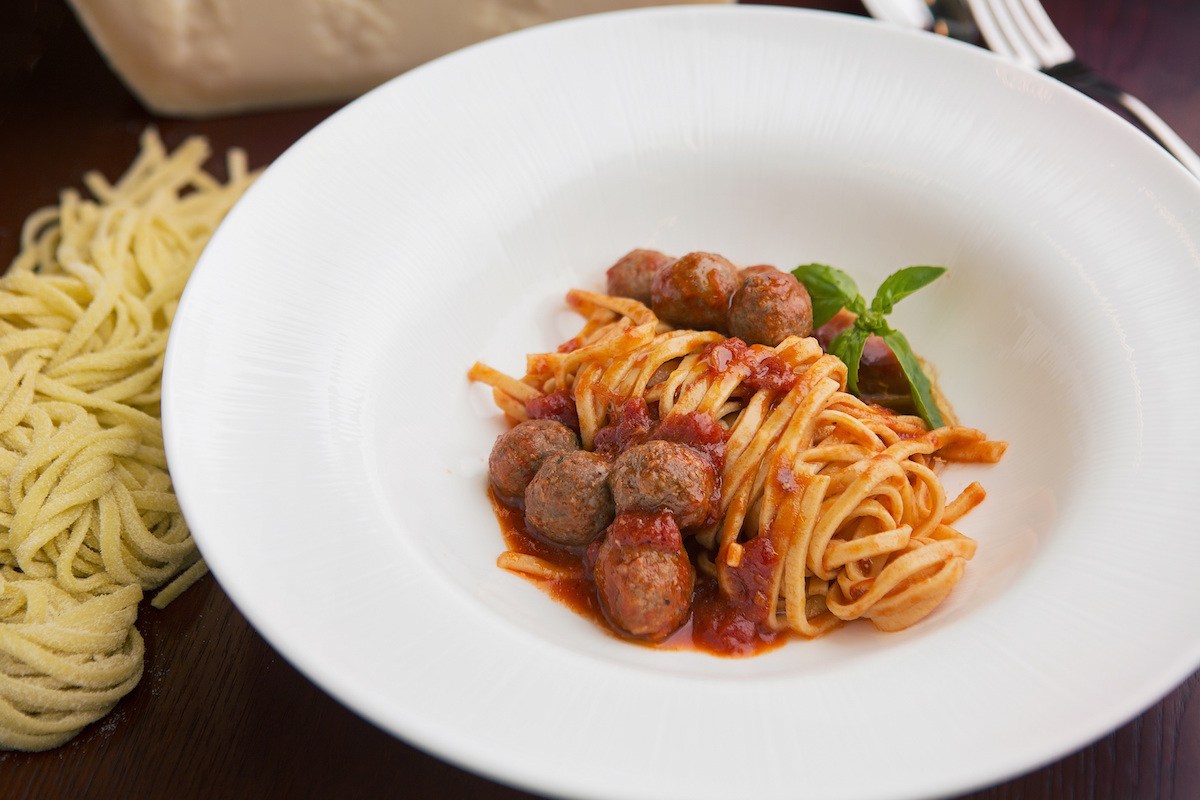 10 分钟料理:20 分钟总共:30 分钟食材:450g 牛绞肉/ minced beef1 杯