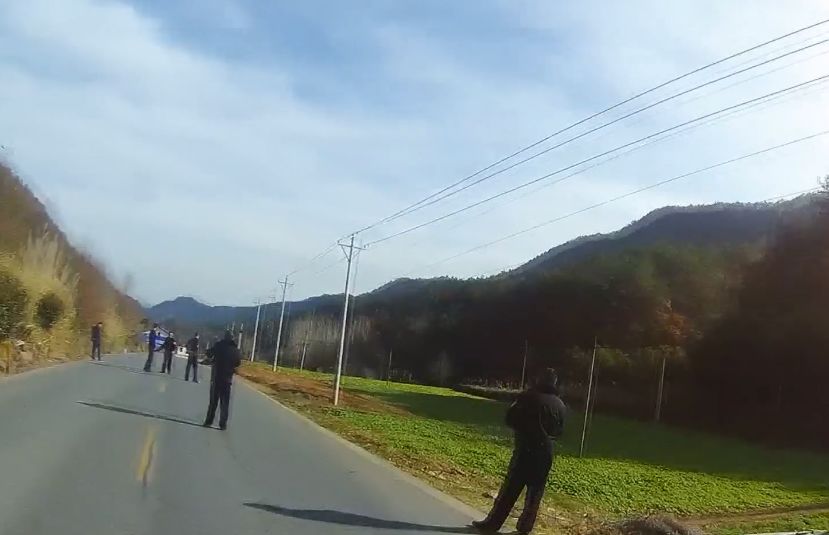 疑似发生车祸.