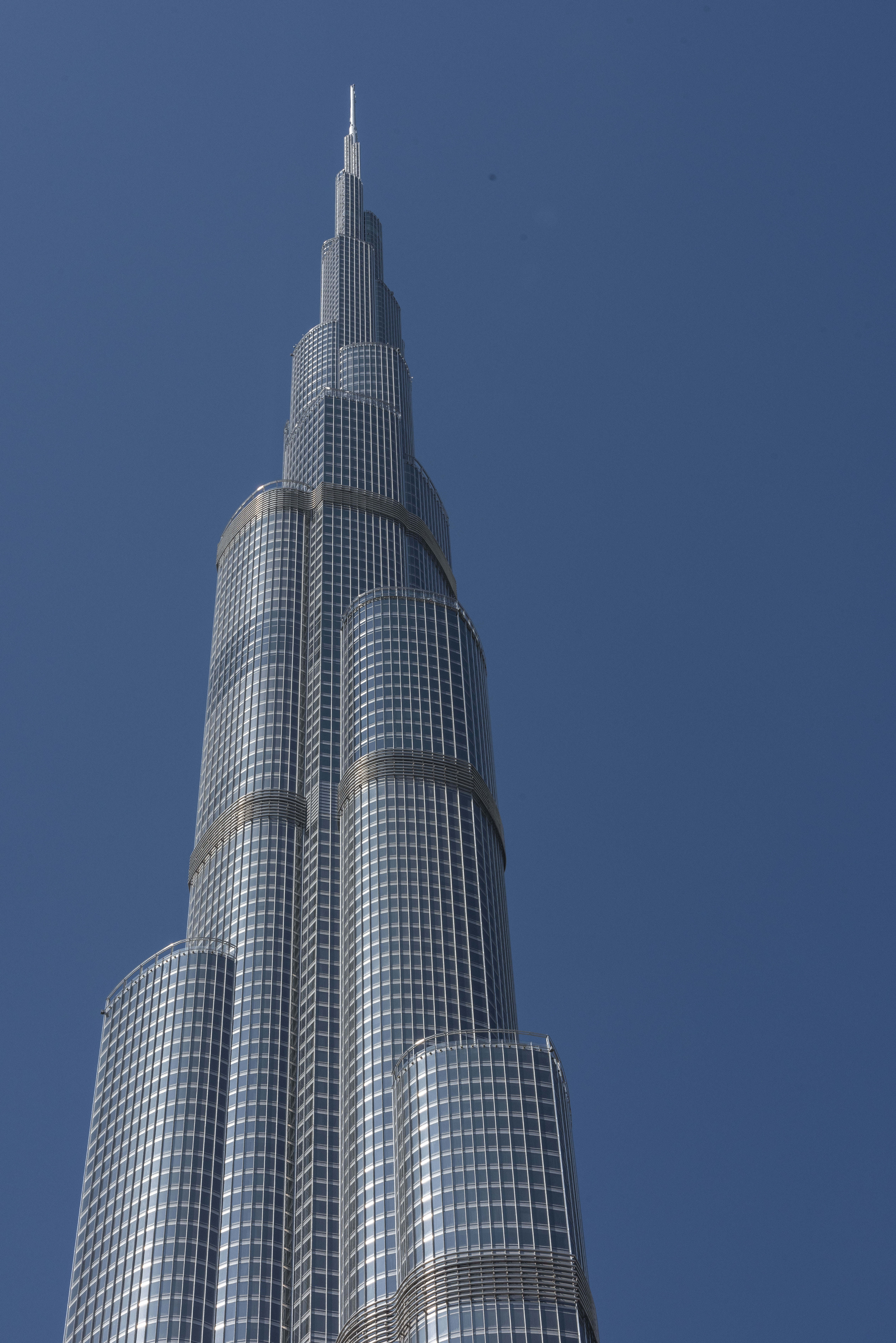 世界最高建筑名字有何深意,为何叫哈里发塔?