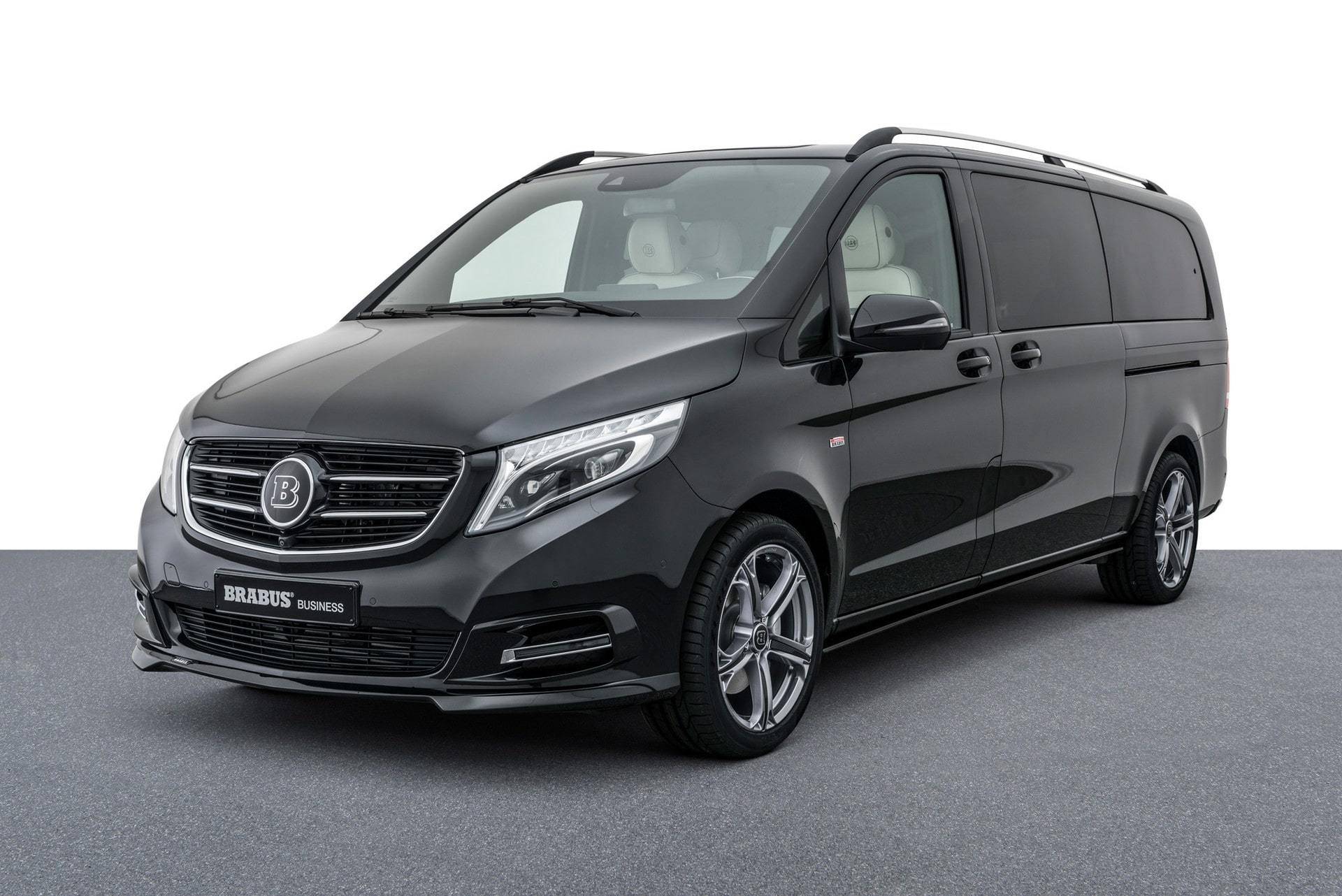 标志,侧裙的设计也给这款brabus巴博斯d4的侧身曲线平添了几分流畅感