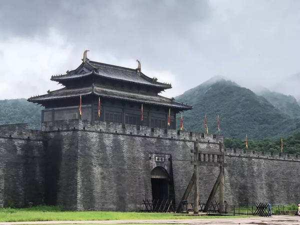 原创郭靖,黄蓉夫妇誓死守护的襄阳城对大宋有多重要?