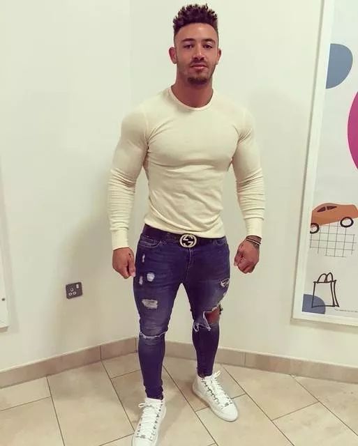 大腿太粗裤子很难买壮腿型男必知选裤3大考量版型材质颜色挑对才显瘦