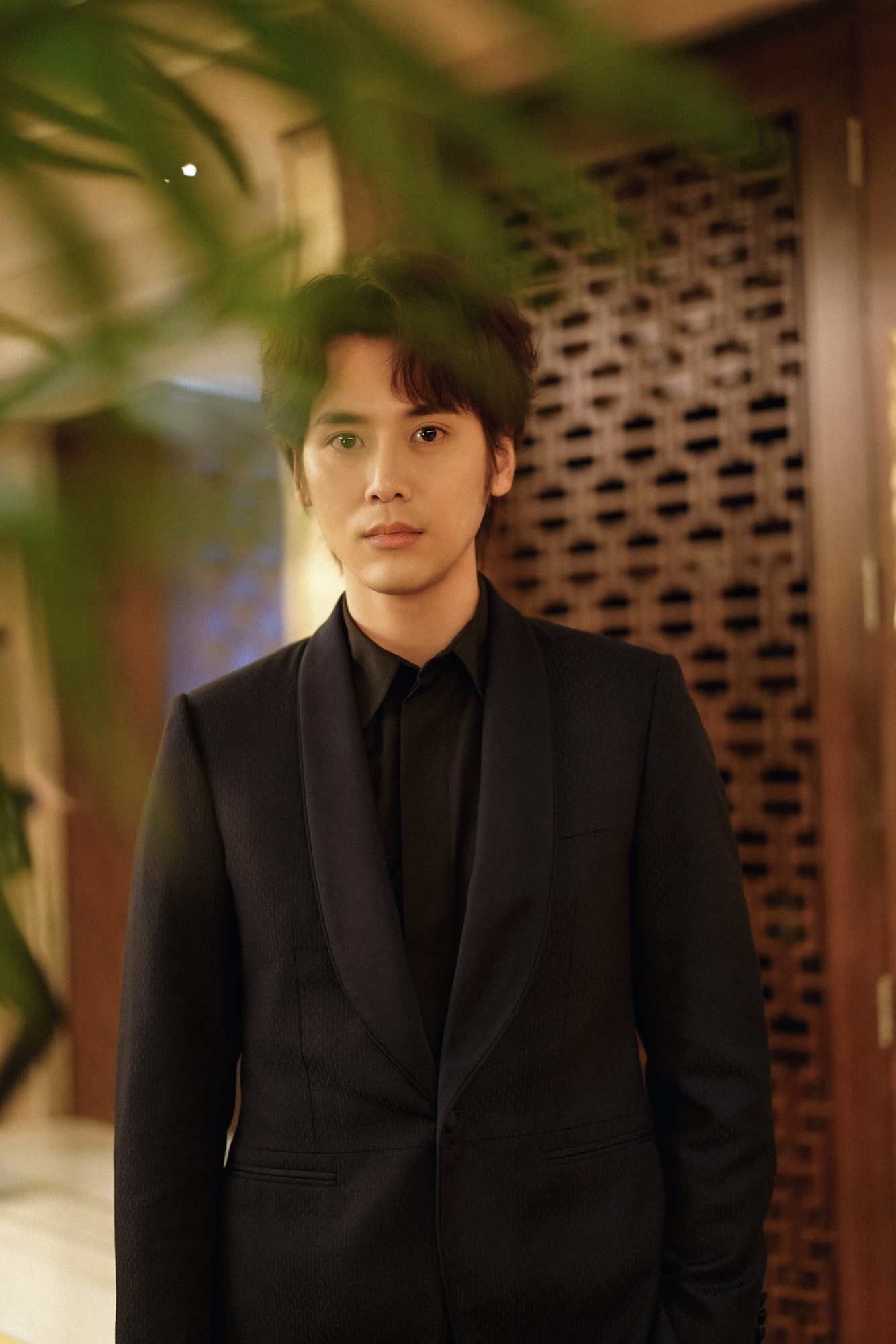 演员蔡珩亮相搜狐盛典 身姿挺拔尽显时尚风范