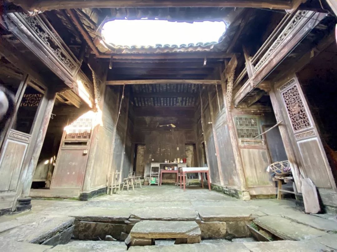 德安这对八旬夫妻风雨同舟59年执手相伴守护百年老屋