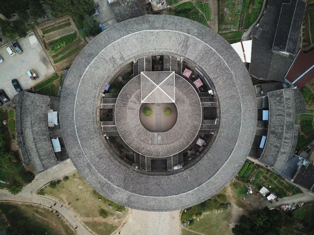 花木兰住的福建永定土楼,有多艺术?