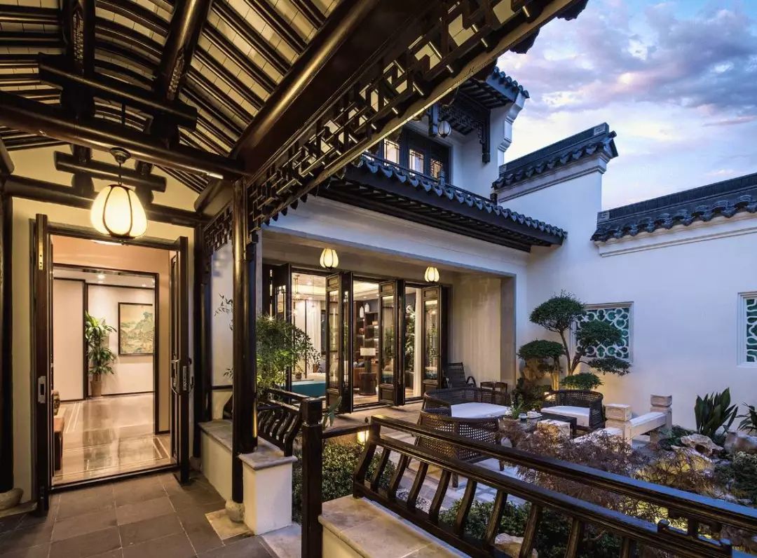 中式庭院,坐落千年; 一半世界,一半为家