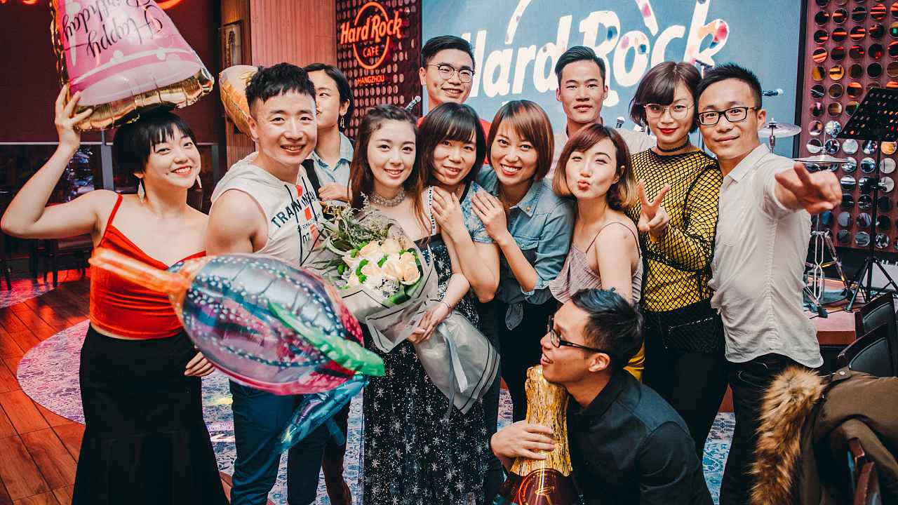 开趴啦举办成年人派对