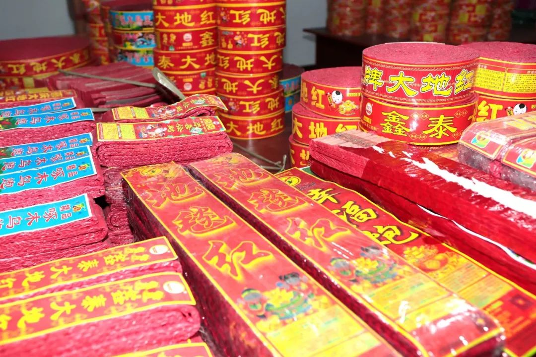 哈尔滨警方严厉打击非法存储,运输烟花爆竹违法行为