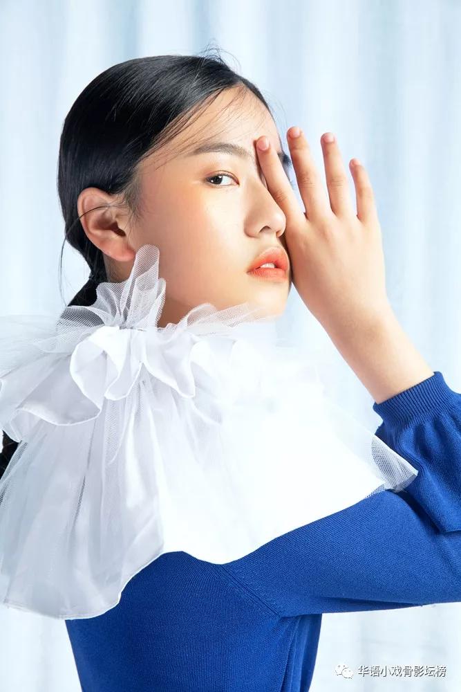 韩依诺丨华影奖年度公益颁奖盛典全国小主持人!