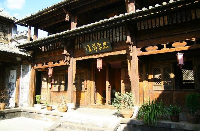 木家别院玻璃栈道高悬于观音峡峭壁,长230米,是目前中国西南地区最长