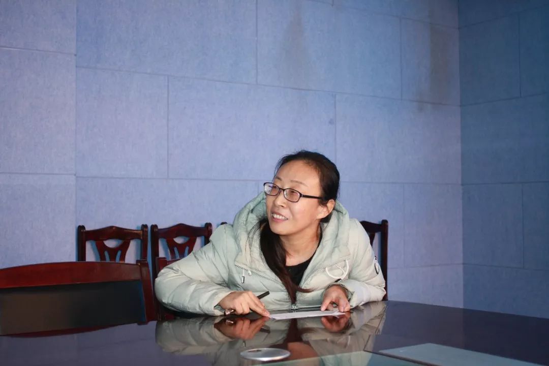 泽州二中李向东校长,范军利特助与教研室指导教师及两位送教名师交流