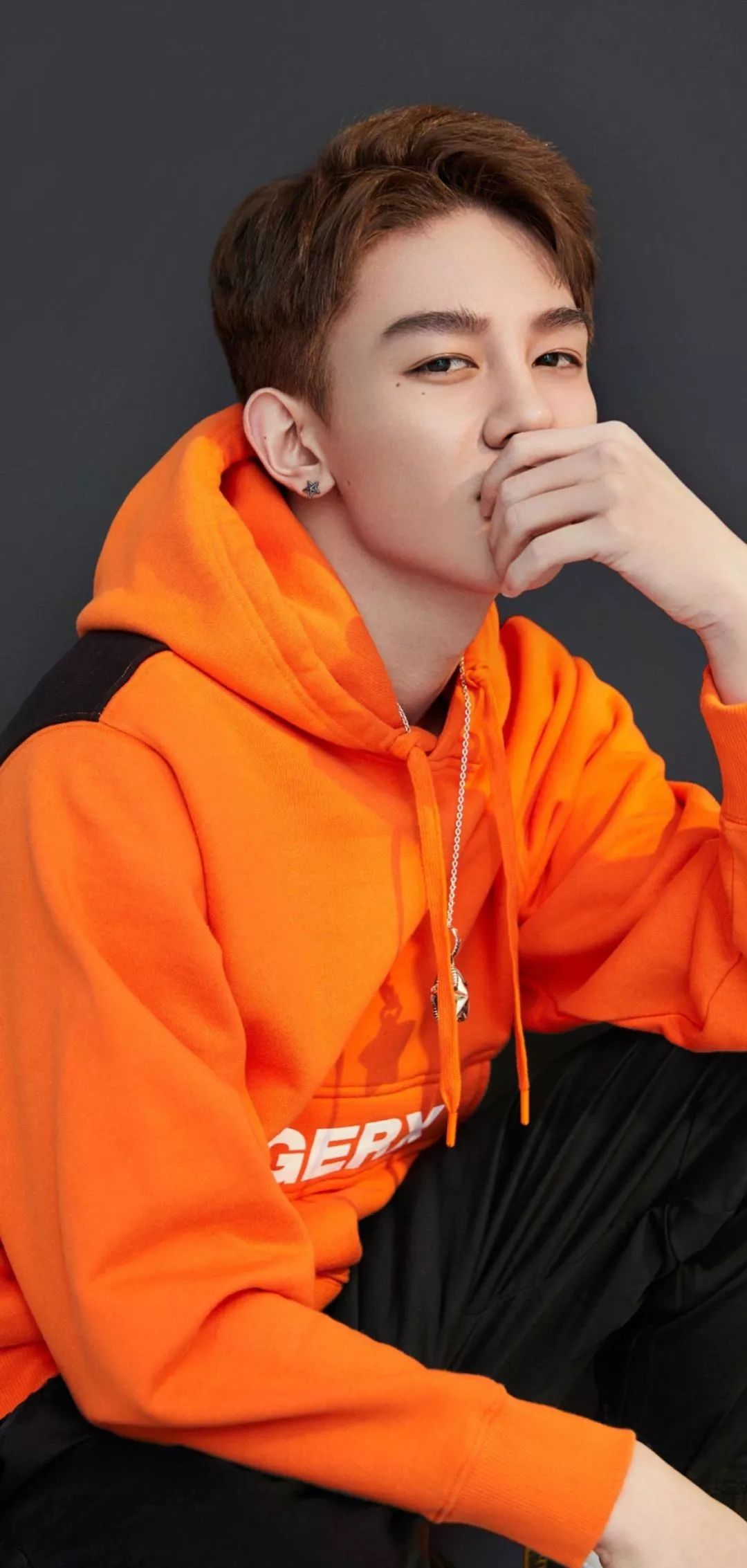 妹 子微 笑晨 风说服自己接受三件事:1.自己没那么厉害;2.