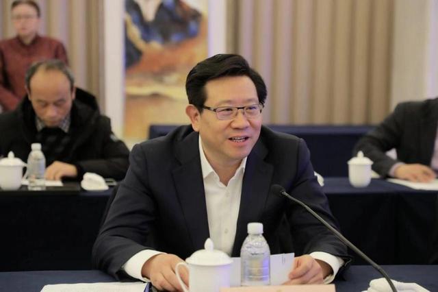 镇江市委常委,常务副市长裔玉乾致欢迎词