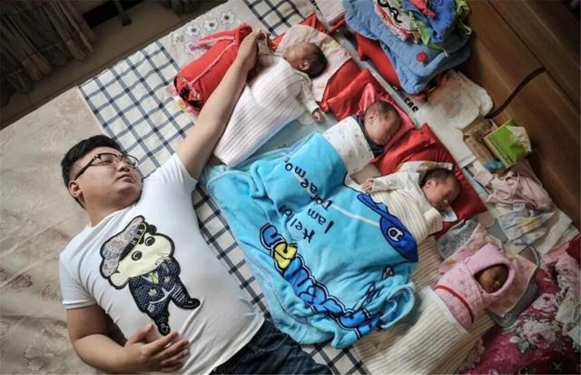 宝妈生下"四胞胎",看到最后一个孩子的性别?老四有福了!