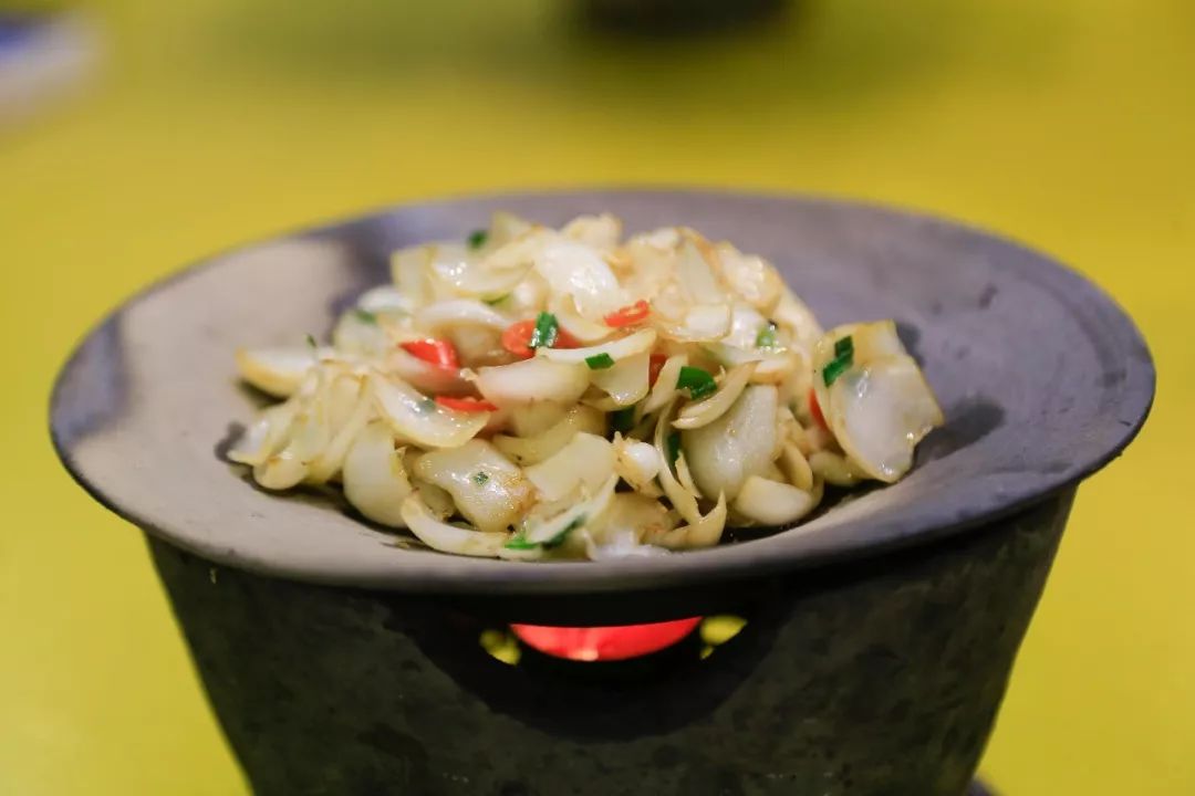 来龙游怎能不来冯家大院这里的本土龙游菜撑起龙游美食半壁江山