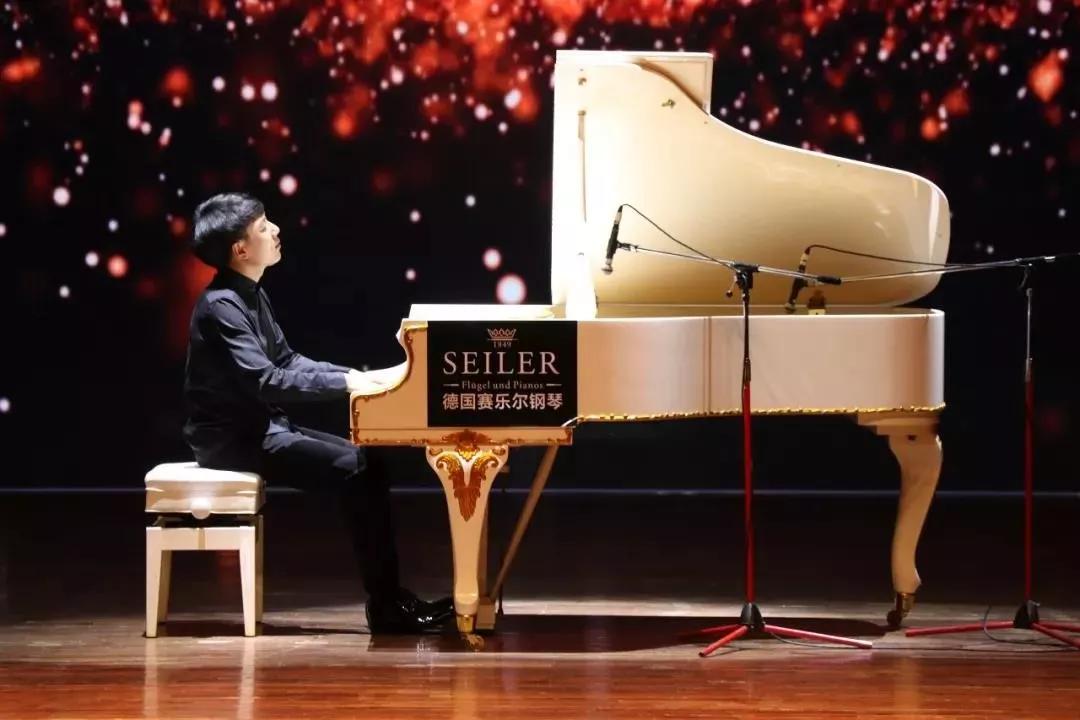 韩冰教授名师讲座与赛乐尔未来之星李博文音乐会圆满落幕!_钢琴