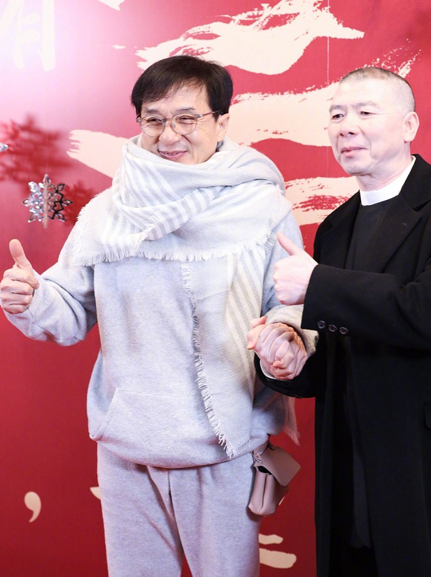 冯小刚主场成龙站了c位,大哥还是大哥,冯大爷已经不再是冯大爷_郑爽