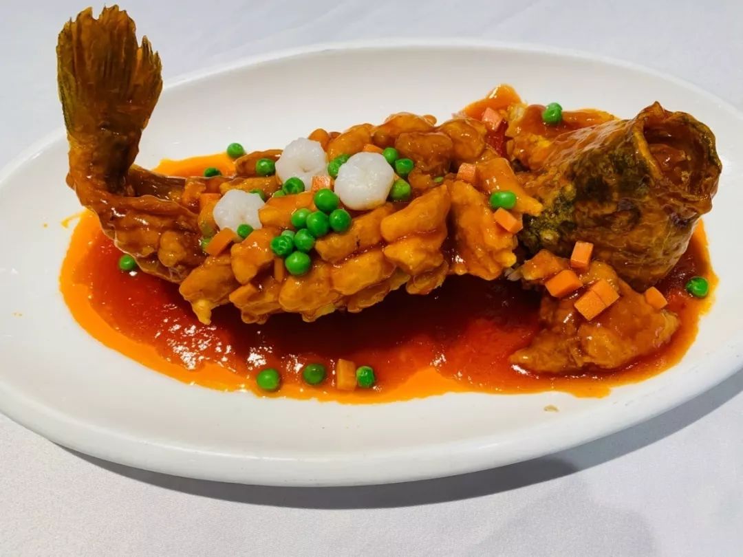 松子大黄鱼一上桌就让人目瞪口呆 这也太太太诱人了吧!