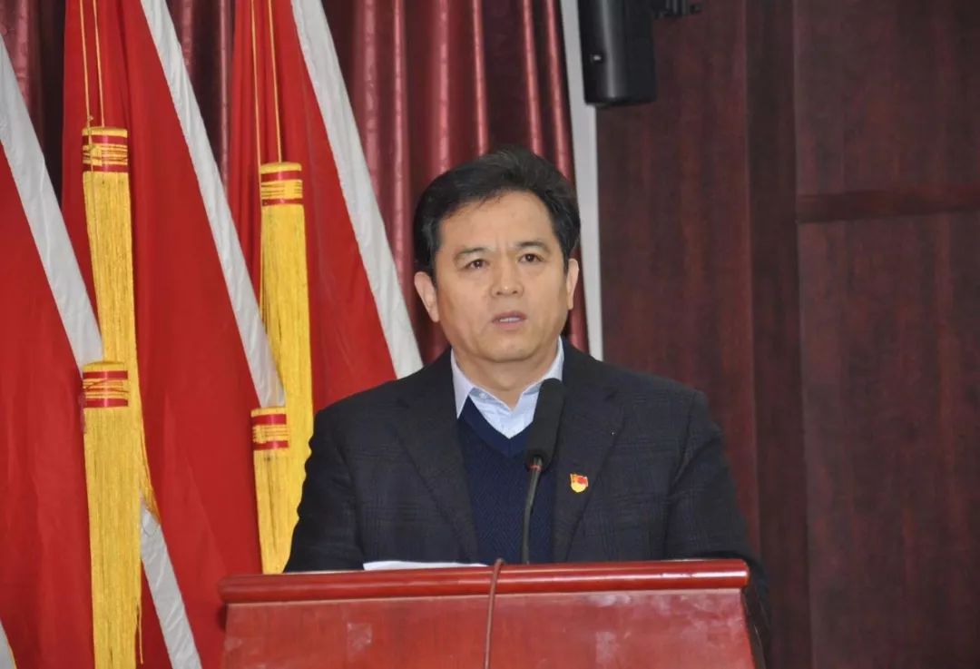 会议由区人大常委会主任徐林义主持,"一府一委两院"主要负责同志,人大