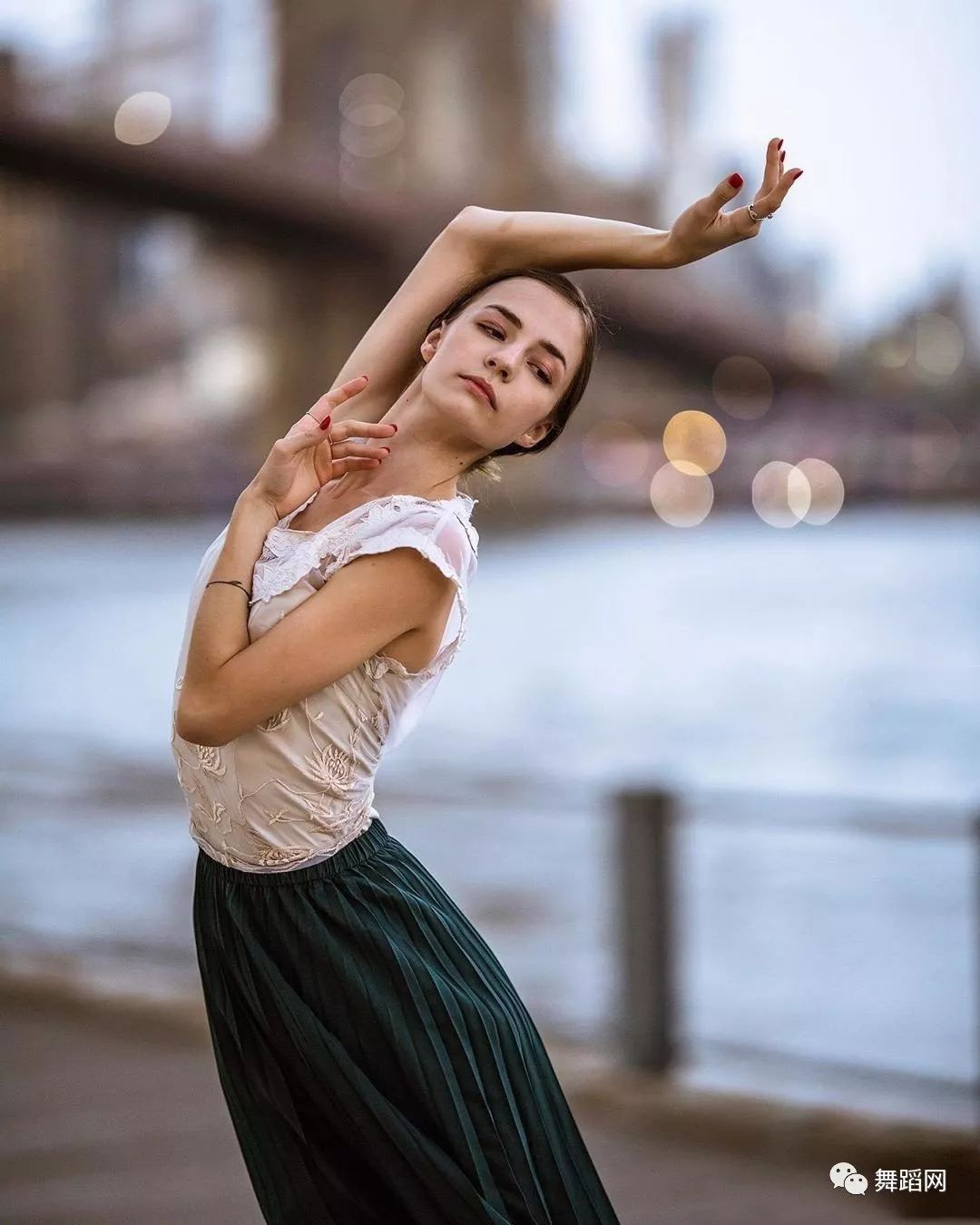 舞者拍照感觉随随便便都能拍个108种pose啊
