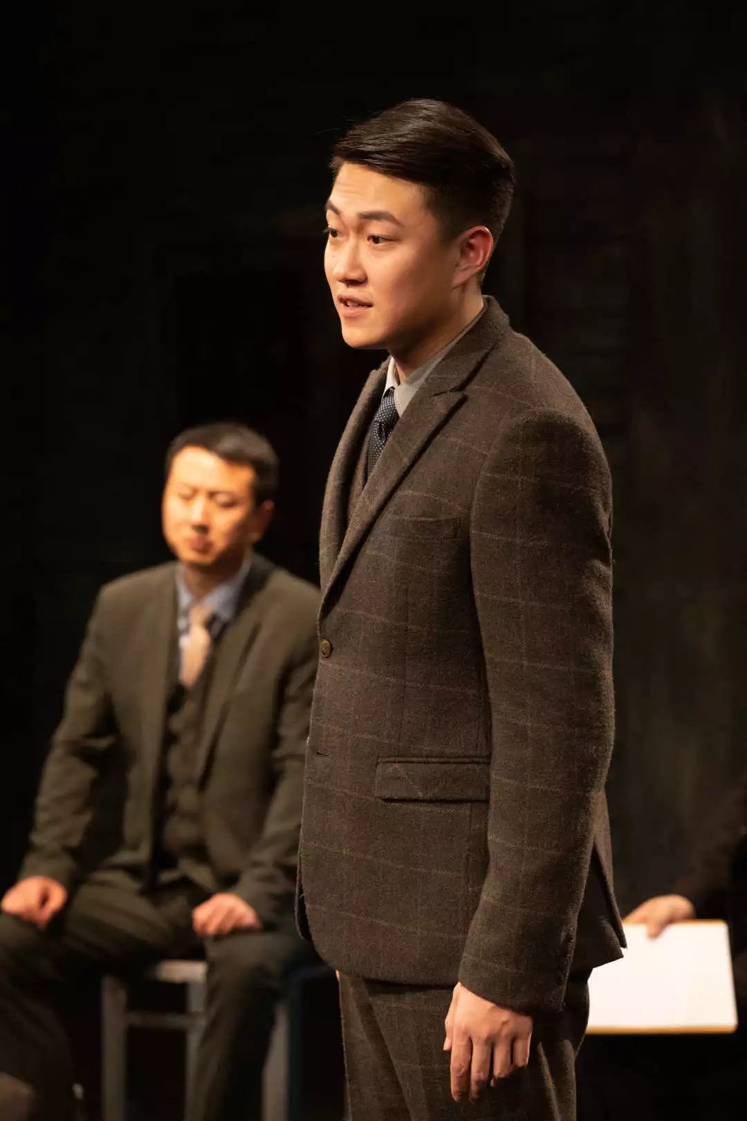 《12个人》首演 | 一场关于法律和生命的严肃讨论_演出季