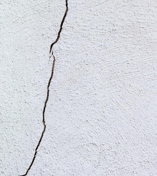 房屋室内墙体裂缝的原因分析