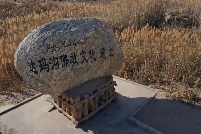 这一点,位于策勒县的 达玛沟小佛寺,就是最具说服力的证据.