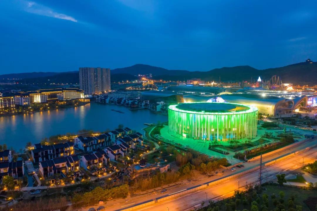 白天优雅vs夜晚梦幻哪种是你最想打卡的太湖秀剧场