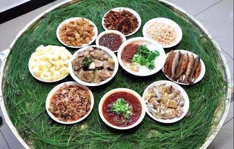 华宁备好簸箕长街宴邀您一起庆元旦