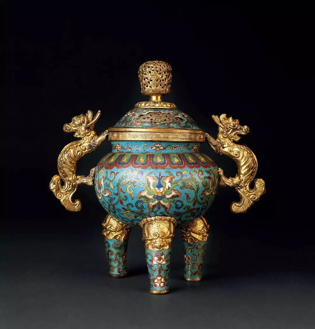 唐代诗人白居易把熏炉称为"别春炉",有诗云