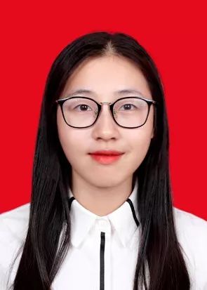 姓名:朱颖座右铭:做个有光的人,一边温暖,一边照亮姓名:姚希希座右铭